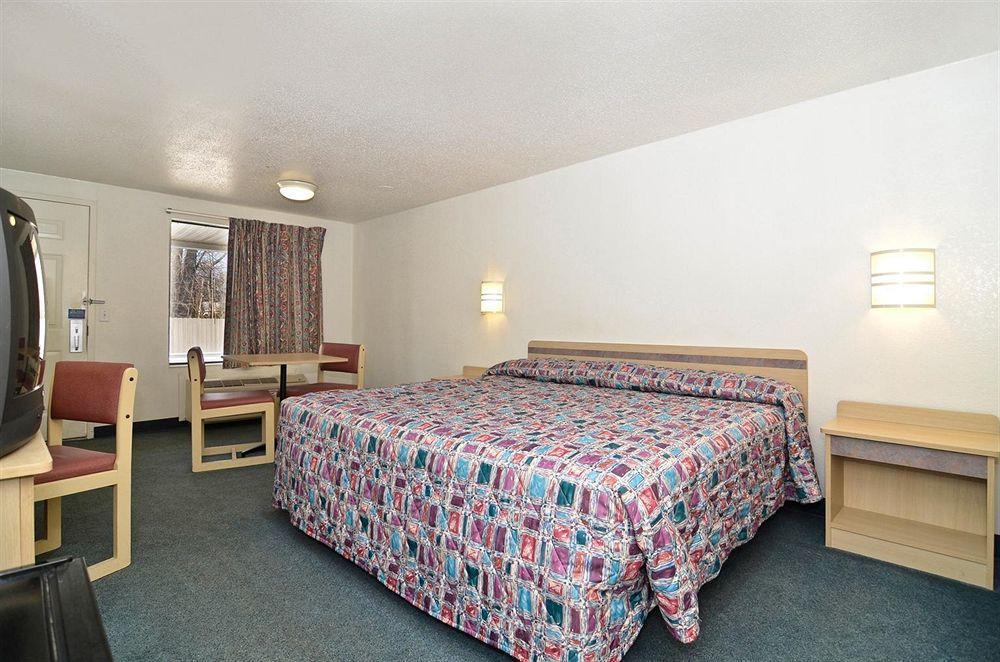 Mentor Home Inn And Suites Oda fotoğraf